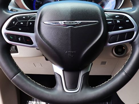 Used 2022 Chrysler Voyager LX FWD image 58