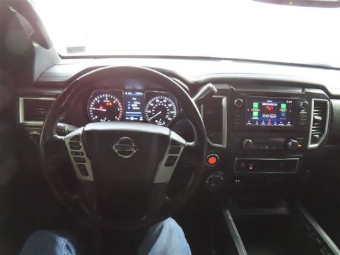 Used 2019 Nissan Titan SV w/ SV Convenience Package AWD/4WD image 21