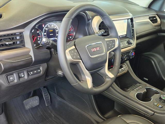 Used 2023 GMC Acadia Denali w/ Denali Ultimate Package FWD image 9
