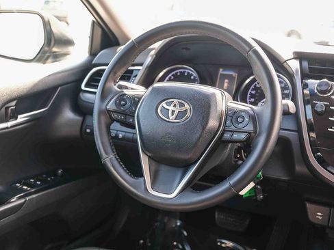 Used 2018 Toyota Camry SE w/ Moonroof Package FWD image 17
