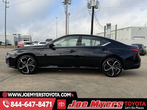 Used 2025 Nissan Altima 2.5 SR image 6