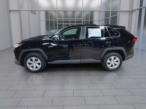 Used 2022 Toyota RAV4 LE AWD/4WD image 5