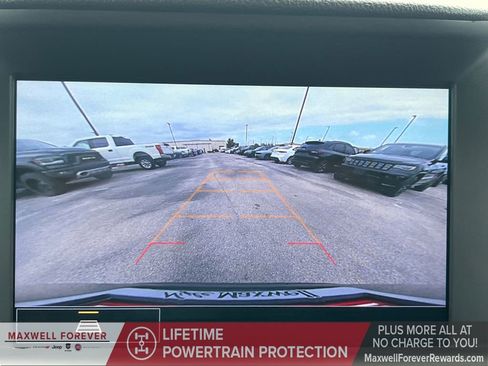 Used 2024 GMC Terrain SLT image 9