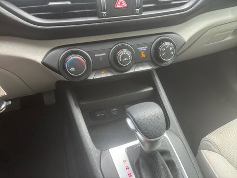 Used 2023 Kia Forte LXS w/ LXS Technology Package FWD image 25