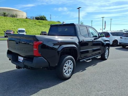 Used 2025 Toyota Tacoma SR w/ SR Upgrade Package AWD/4WD image 6