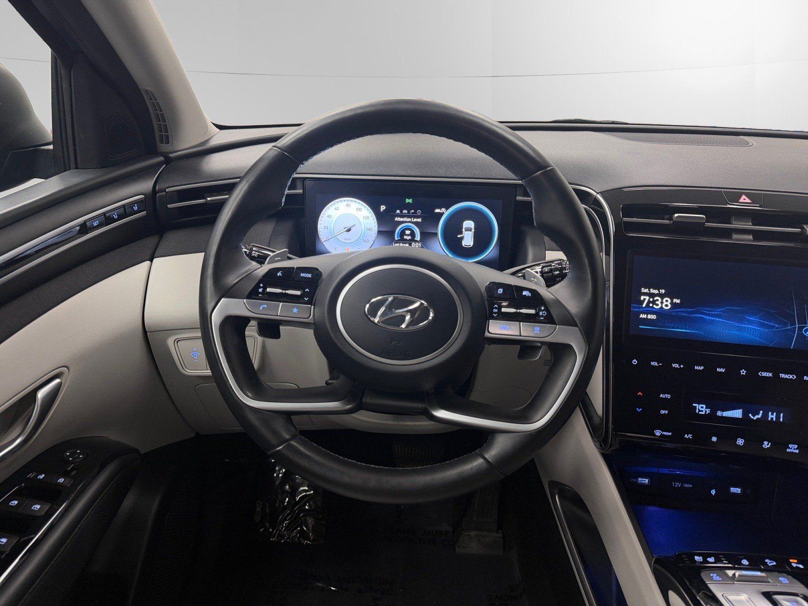 Used 2023 Hyundai Tucson Limited AWD/4WD image 12