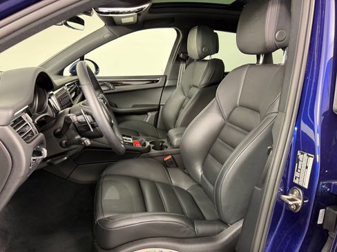 New 2025 Porsche Macan image 5