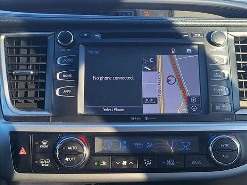 Used 2014 Toyota Highlander XLE image 12