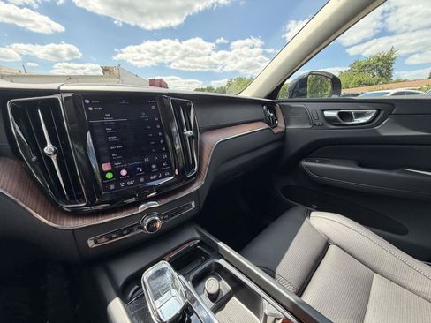 Used 2023 Volvo XC60 B6 Ultimate w/ Climate Package AWD/4WD image 26