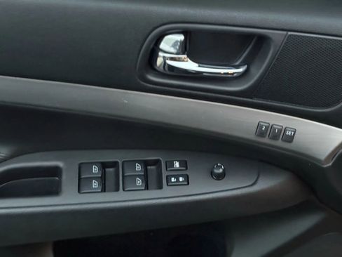 Used 2011 INFINITI G37 x Sedan w/ Premium Pkg image 11