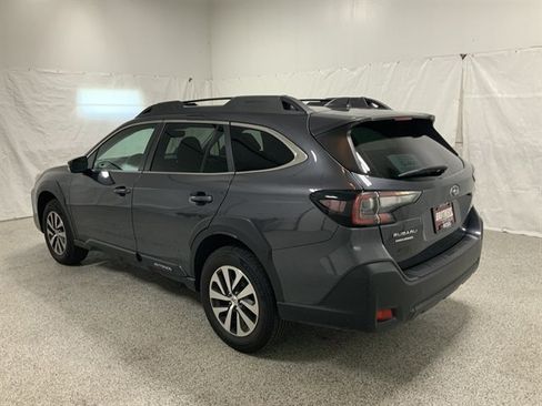 Used 2024 Subaru Outback Premium AWD/4WD image 6
