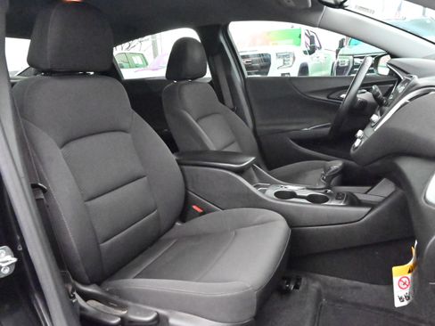 Used 2024 Chevrolet Malibu RS FWD image 33