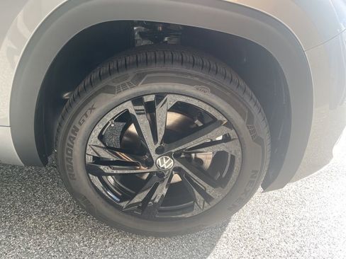 New 2026 Volkswagen Atlas Cross Sport SEL R-Line AWD/4WD image 9