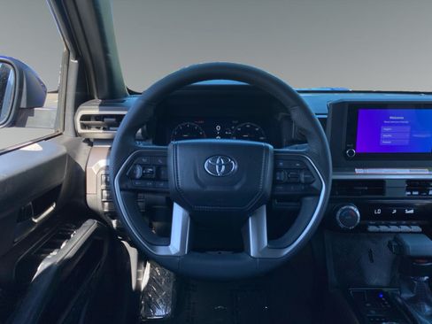 Used 2025 Toyota Tacoma TRD Sport AWD/4WD image 12