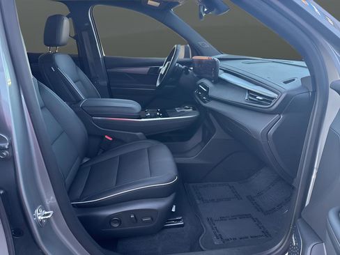 Used 2025 Buick Enclave Preferred image 16