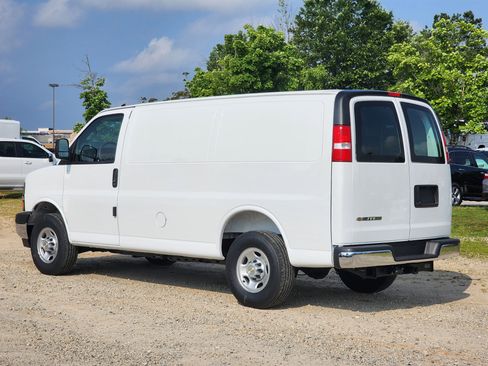 New 2025 Chevrolet Express 2500 w/ Driver Convenience Package image 9