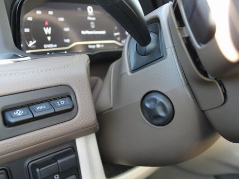 Used 2023 GMC Yukon Denali w/ Denali Reserve Package image 26