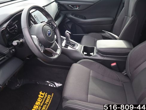 Used 2023 Subaru Outback Premium image 12