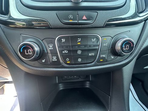 Used 2023 Chevrolet Equinox RS AWD/4WD image 13