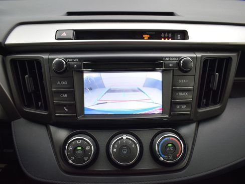 Used 2018 Toyota RAV4 LE w/ Carpet Mat Package AWD/4WD image 16