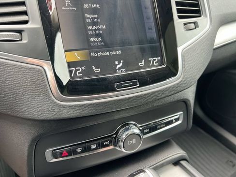 Used 2022 Volvo XC90 T5 Momentum w/ Climate Package AWD/4WD image 11