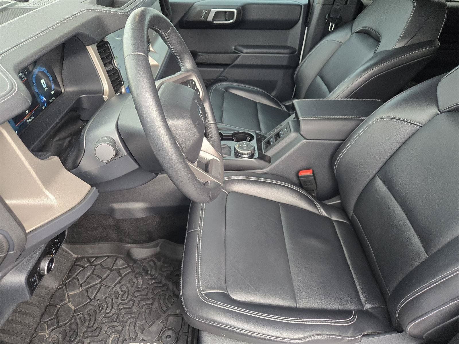 Used 2025 Ford Bronco Outer Banks AWD/4WD image 12