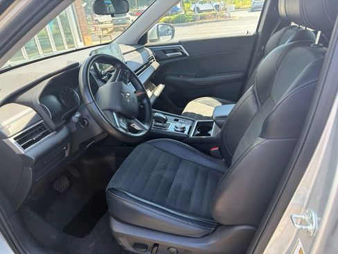 Used 2024 Mitsubishi Outlander SE AWD/4WD image 7