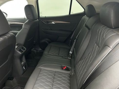 Used 2023 Buick Envision Avenir image 37