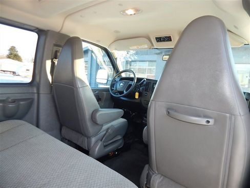 Used 2017 Chevrolet Express 3500 LT w/ LT Preferred Equipment Group image 13