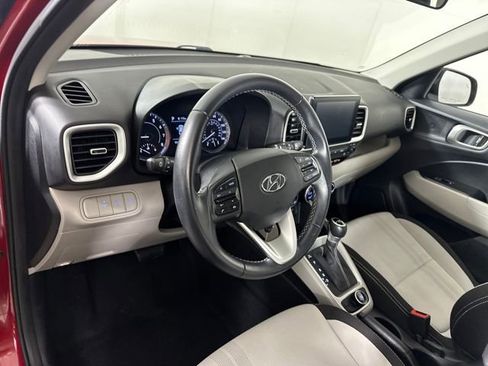 Certified 2022 Hyundai Venue SEL image 13
