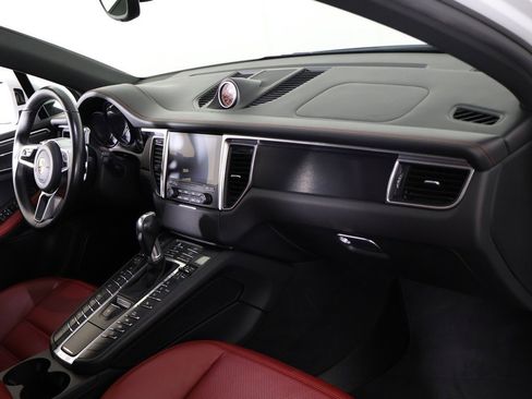 Used 2018 Porsche Macan GTS w/ Premium Package Plus image 32