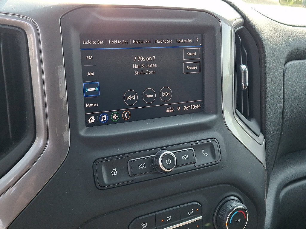 Used 2020 Chevrolet Silverado 1500 Custom w/ Custom Value Package AWD/4WD image 3