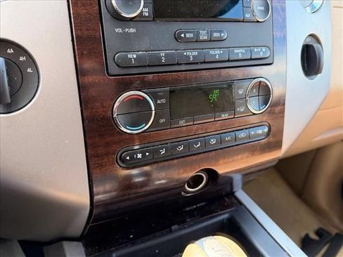 Used 2012 Ford Expedition XLT AWD/4WD image 17