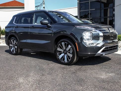 New 2025 Mitsubishi Outlander SEL image 3