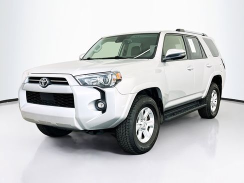 Used 2024 Toyota 4Runner SR5 Premium image 3