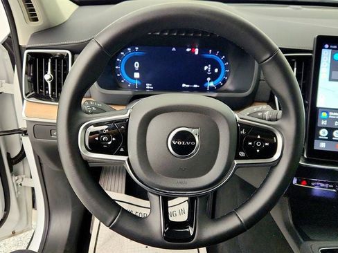 Used 2025 Volvo XC90 B6 Plus image 14