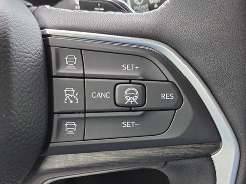 New 2026 Jeep Grand Cherokee L 2WD image 18