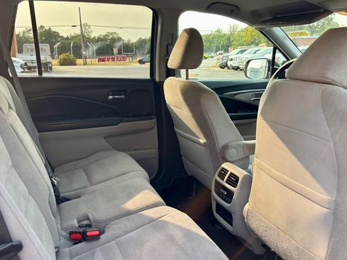 Used 2019 Honda Pilot EX image 11