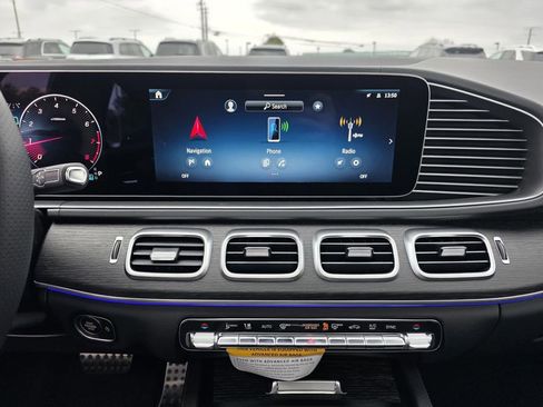 New 2026 Mercedes-Benz GLS 580 4MATIC image 26