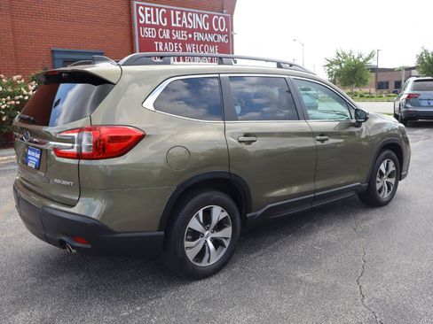 Used 2023 Subaru Ascent Premium w/ Convenience Package AWD/4WD image 4
