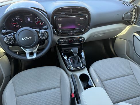 Certified 2022 Kia Soul EX image 13