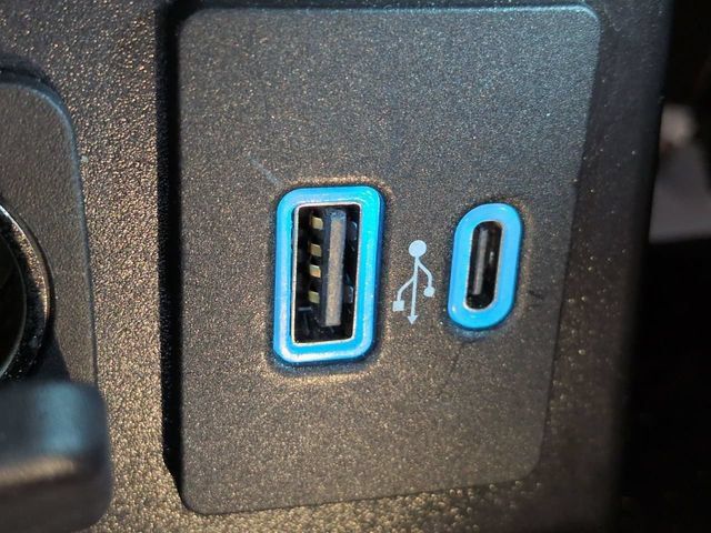 Used 2021 Ford Explorer XLT w/ Equipment Group 202A RWD image 21