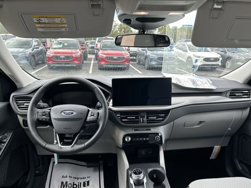 New 2025 Ford Escape SE image 31
