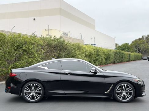 Used 2017 INFINITI Q60 3.0t w/ Premium Plus Package 3.0T RWD image 5