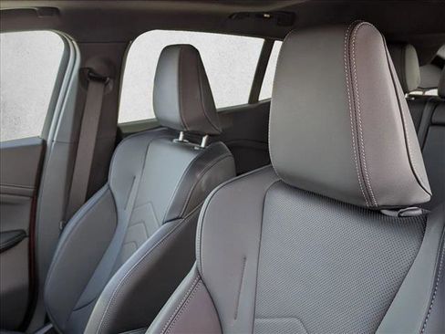 Used 2025 BMW X2 xDrive28i w/ Premium Package image 14