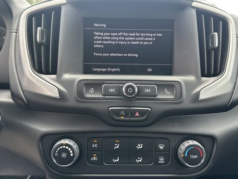 Used 2022 GMC Terrain SLE FWD image 28