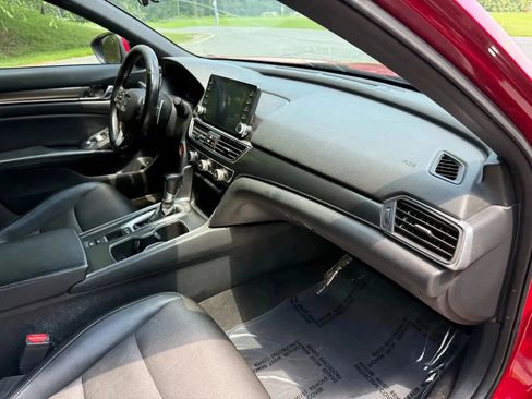 Used 2018 Honda Accord Sport image 18