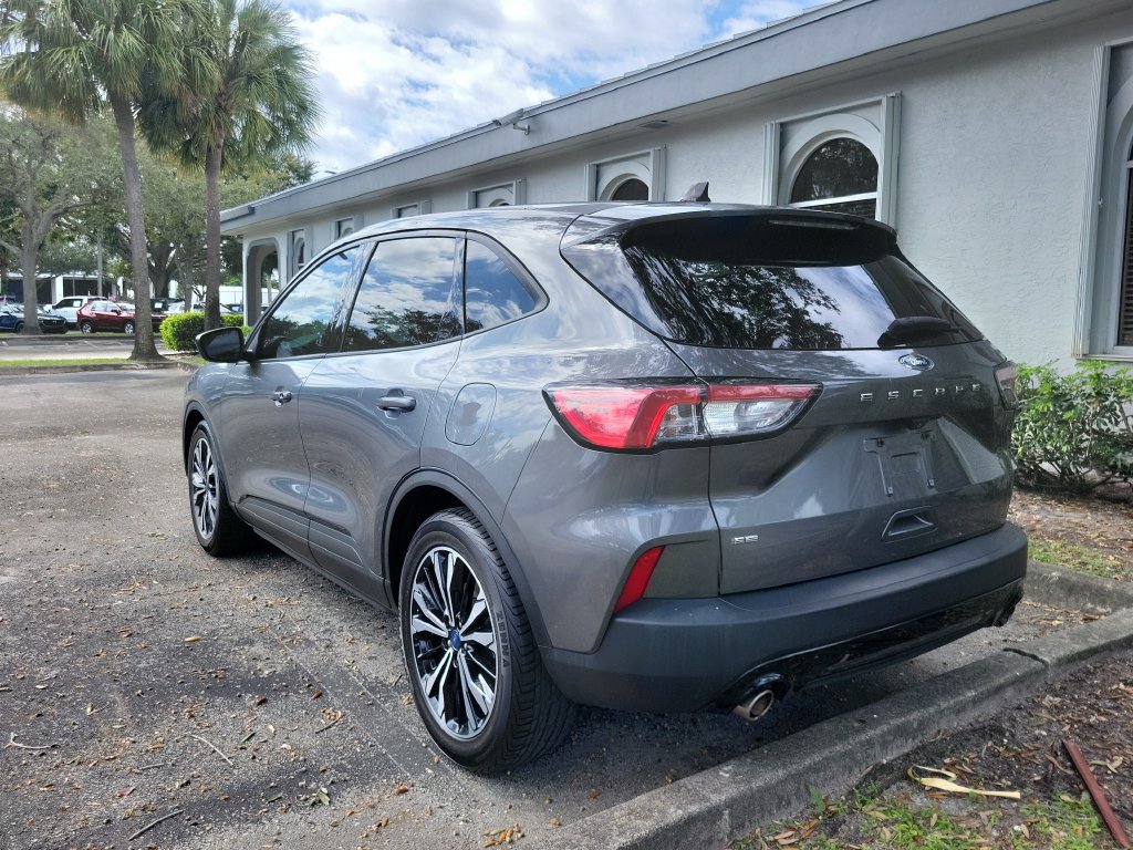 Used 2021 Ford Escape SE w/ SE Sport Appearance Package FWD image 6