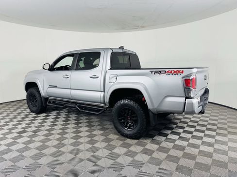 Used 2022 Toyota Tacoma TRD Off-Road AWD/4WD image 21