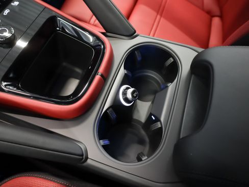 New 2026 Porsche Cayenne image 19